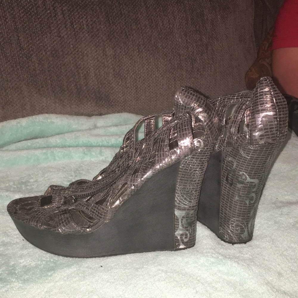 Shoes - Picture 3 of 3
